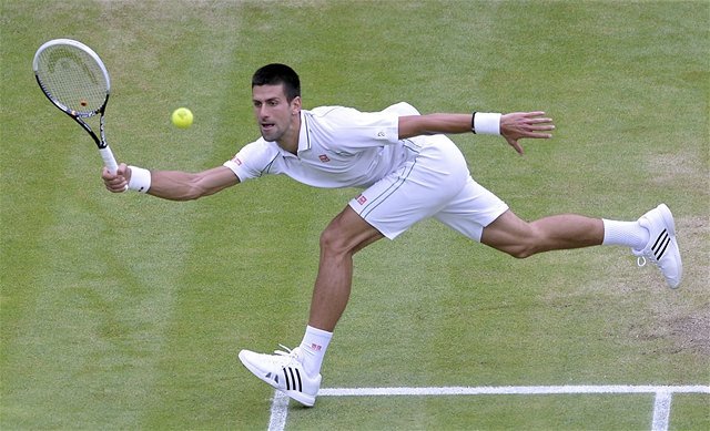 Novak Djokovič na svojho súpera nestačil.