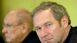 Kardinál Vlk: Pápež Bezáka rehabilituje, na Slovensko ho nepošle