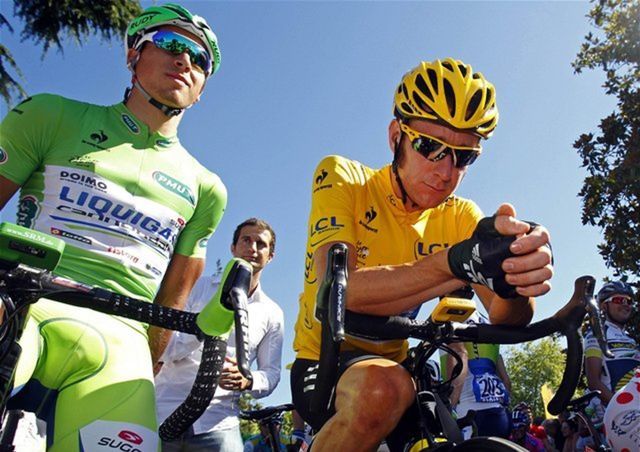 Zelený Peter Sagan a žltý Bradley Wiggins na...