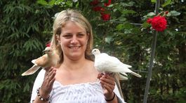 Princezná Zuzana Štefečeková s hrdličkami.