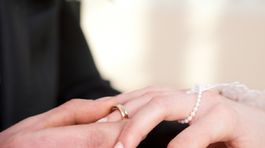 Rumunskí voliči sa v referende vyjadria k definícii manželstva