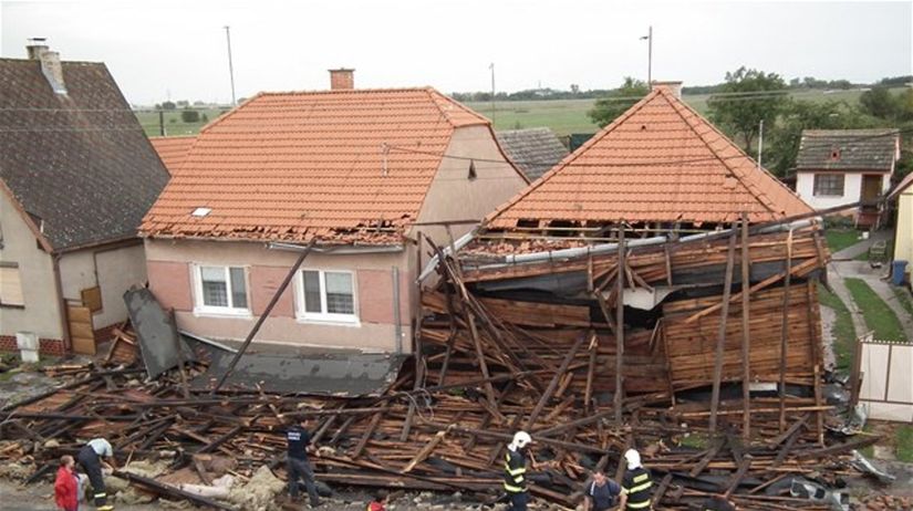 Sekule, búrka, strecha