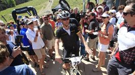 Armstrong vzbudil rozruch. Zajazdila si s ním tisícka cyklistov