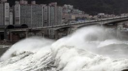 K Japonsku mieri supertajfún, má zasiahnuť Okinawu a Kjúšú