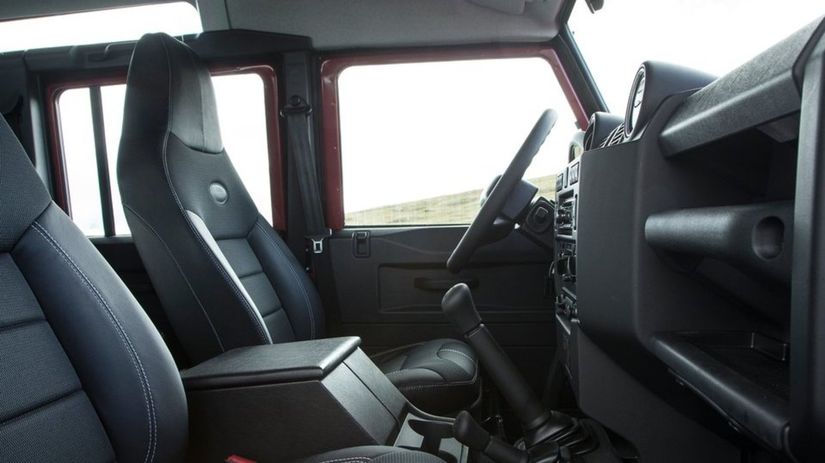 Land Rover začal k Defenderu ponúkať nové...