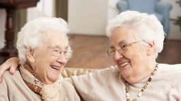 Prečo sa Prievidza stala mestom anjelov pre seniorov?