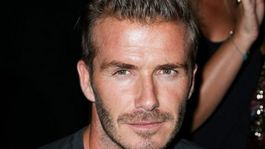 Oltár so zlatou soškou Beckhama či Supermana? Chrám má zvláštnych 'patrónov'