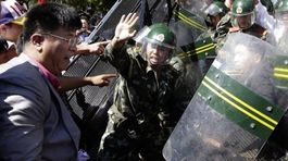 Čínska vláda odmietla stiahnuť kontroverzný návrh na vydávanie osôb Číne