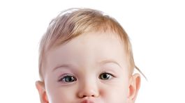 Kontroverzný nápad, či skvelá pomoc? Aerolínie oznámia, kde v lietadle sedí bábätko