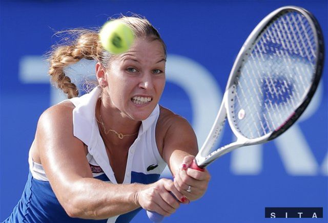 Dominika Cibulková a jej koncentrácia pri údere.