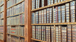 Knižnica nie je cintorín ani psí útulok!