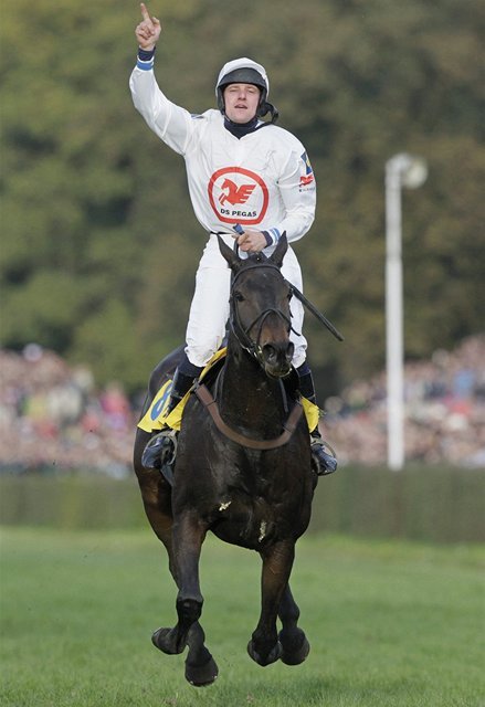 Víťazná Orphee des Blins s džokejom Janom...