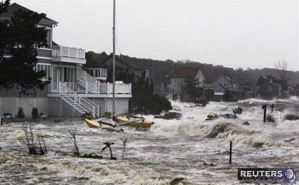 Búrka Sandy spôsobila na mnohých miestach záplavy.