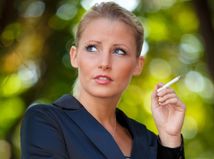 Fajčenie v práci oberá firmy o milióny - fajčiari viac chýbajú