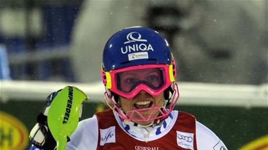 Veronika Velez-Zuzulová