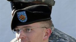 Bývalý informátor Wikileaks Manning požiadal o zmiernenie trestu