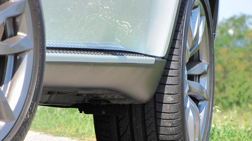 BMW X6 M50d obúva pneumatiky Bridgestone Dueler...