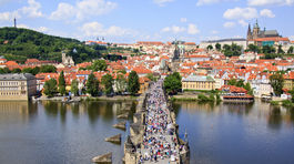 V počte prenocovaní zahraničných turistov bola vlani Praha piata, Viedeň ôsma