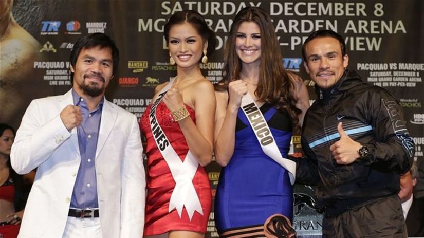 Manny Pacquiao (vľavo) a Mexičan Juan Manuel...