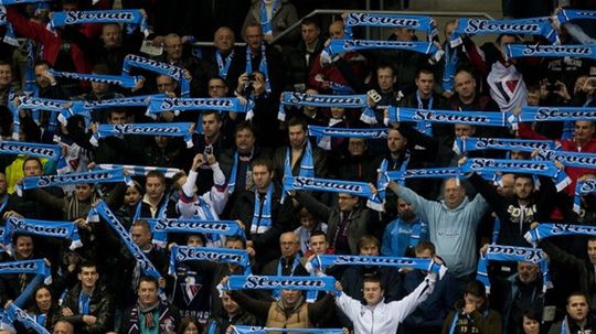 slovan hokej, fanusikovia