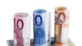 Hrubá mzda v priemysle vlani dosiahla takmer tisíc eur