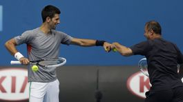 VIDEO: Vajda je opäť pri Djokovičovi. Trénovali spolu na antuke v Marbelle