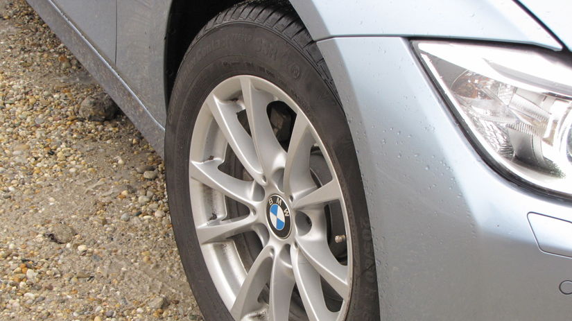 BMW 320d Touring jazdil na pneumatikách...