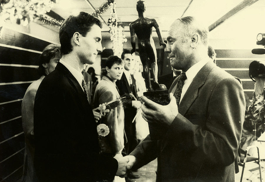 Historický záber. Peter Dubovský preberá 23....