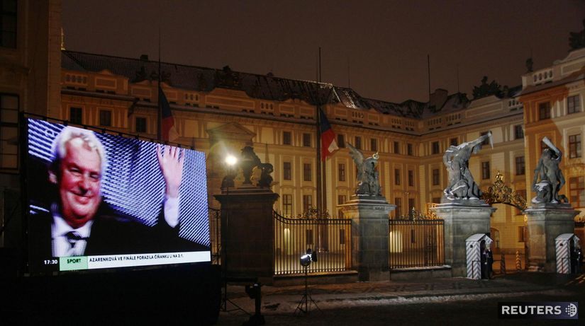 Veľkoplošná obrazovka s víťazom prezidentských...