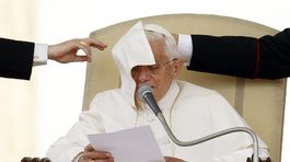 Pápež Benedikt XVI.. osdtúpenie