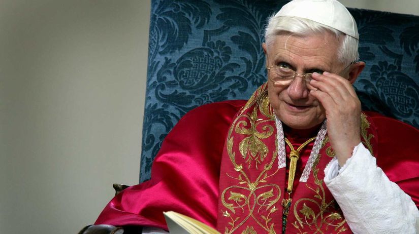 Benedikt XVI., odstúpenie,