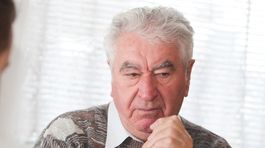 Srholec: Ak chcú nasledovať naši biskupi pápeža, musia vyjsť z palácov