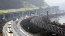 Diaľnica sa v poli pri Žiline neskončí