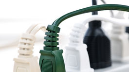 Cena elektriny na burzách je o tretinu vyššia ako vlani