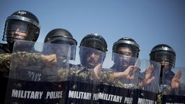 Pri útoku kolegu zahynulo v Afganistane deväť policajtov