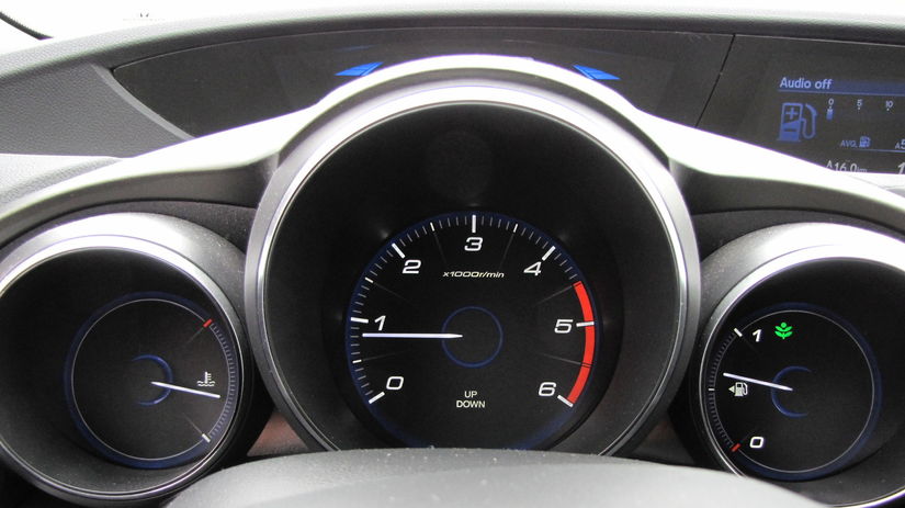 Motor sa nebráni ani vyšším otáčkam, výborne sa...