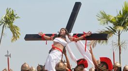 Krvavý rituál ukrižovania sa na Filipínach koná...