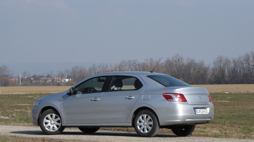 Kým za Peugeotom 208 1.2 VTi (60 kW/82 k)...