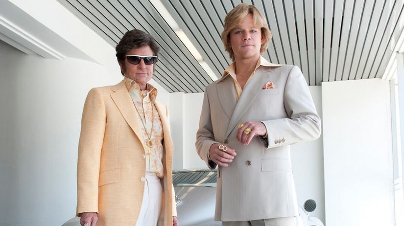Michael Douglas a Matt Damon vo filme Behind...