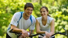 5 znakov, že s vami chce byť viac ako kamarát