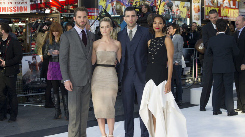 Chris Pine, Alice Eve, Zachary Quinto a Zoe...