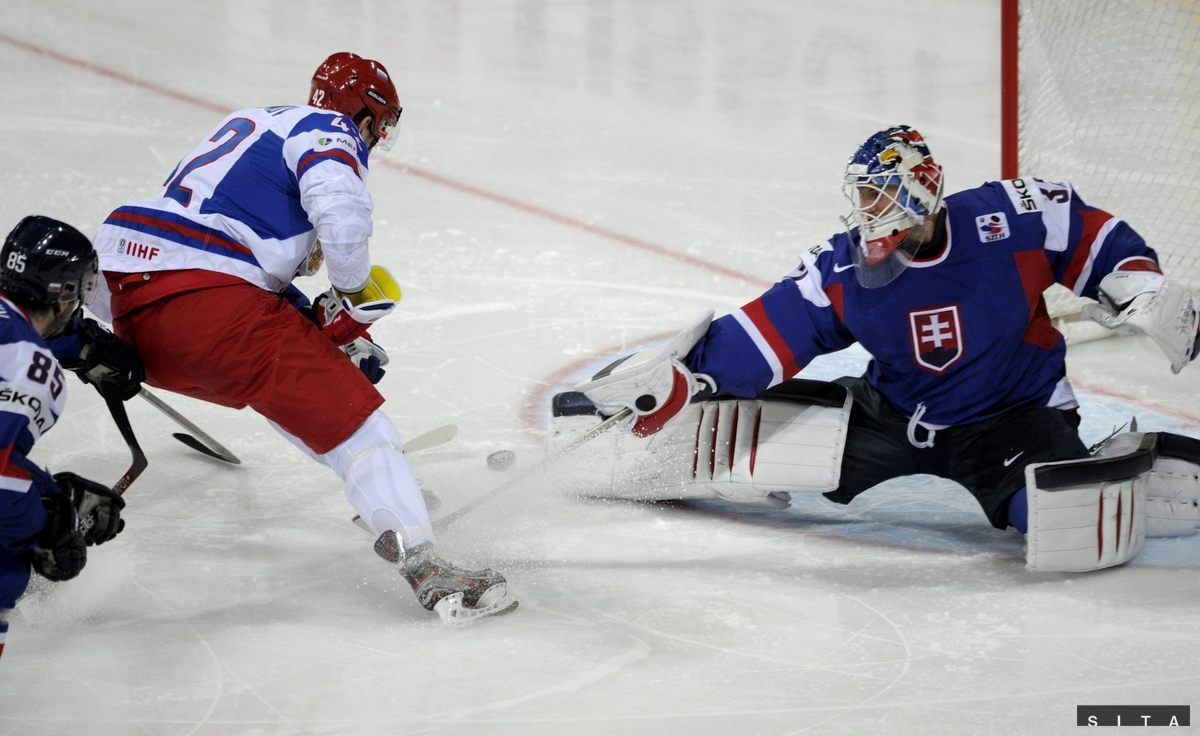 Prvá veľká šanca zápasu v ktorej bol Artem...