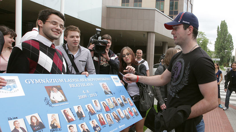 Študenti získali podis aj od Petra Ölveckého.