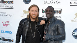 David Guetta (vľavo) a spevák Akon