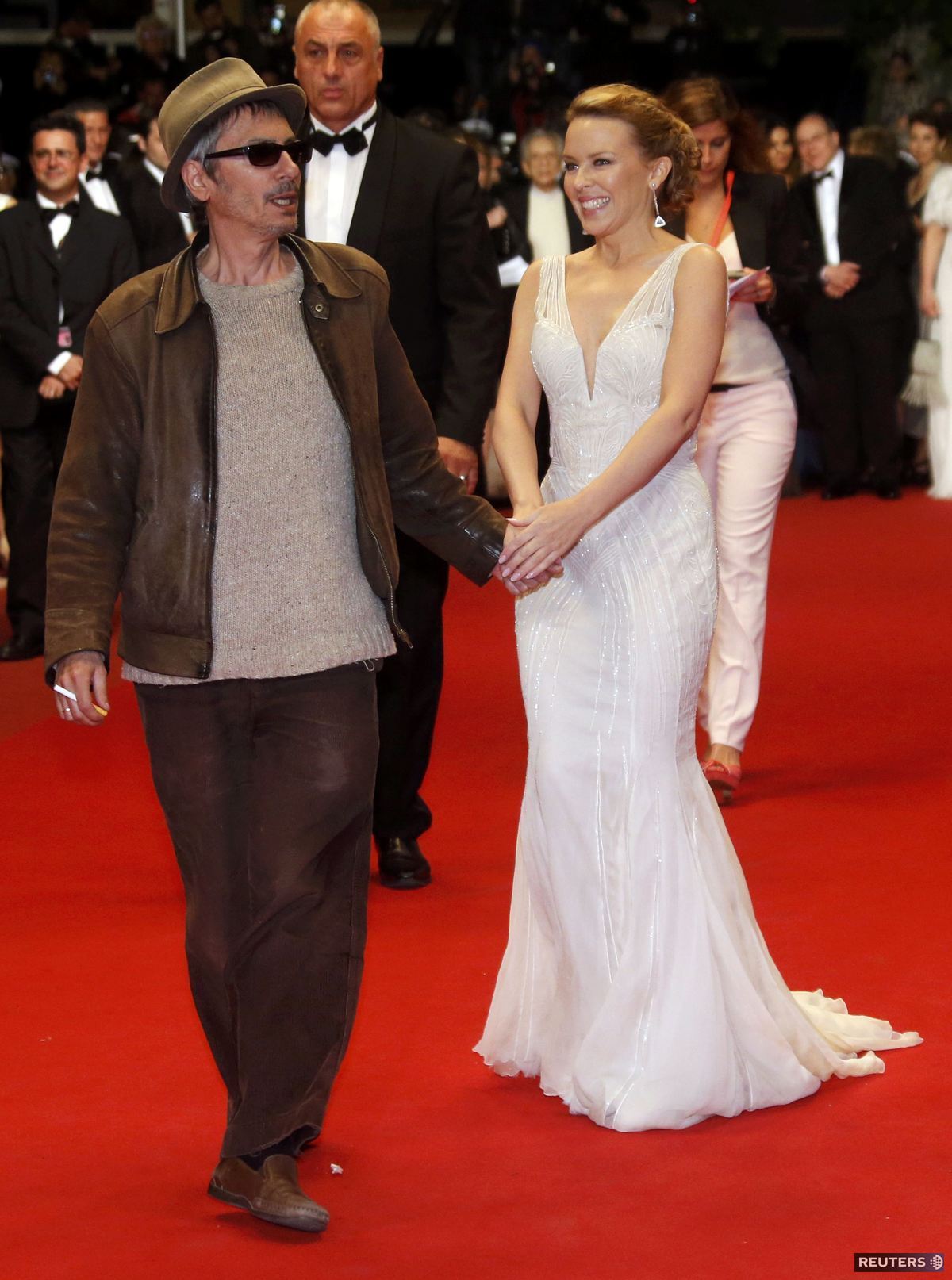 Speváčka Kylie Minogue a režisér Leos Carax na...