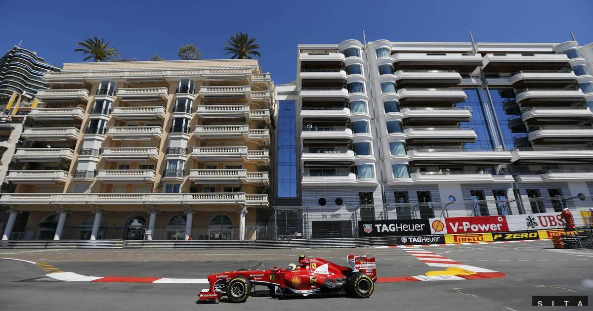 Felipe Massa v monoposte Ferrari v Monacu.