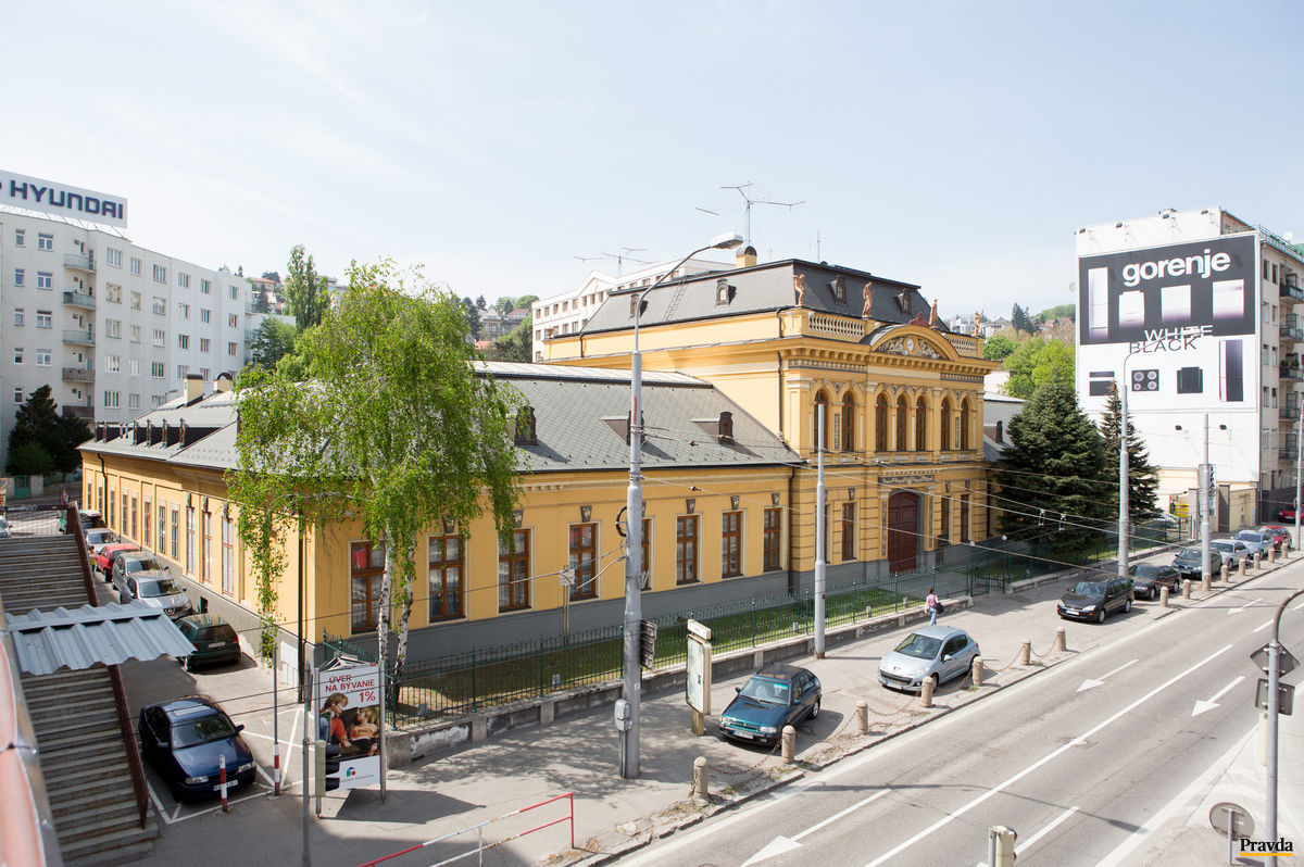 V Palugyayovskom paláci dnes sídli Ministerstvo...
