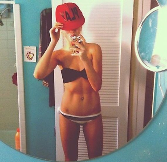 Sedemnásťročná Ireland Baldwin sa sama...