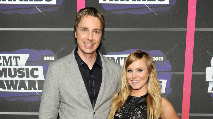 Herec Dax Shepard a jeho snúbenica Kristen Bell.
