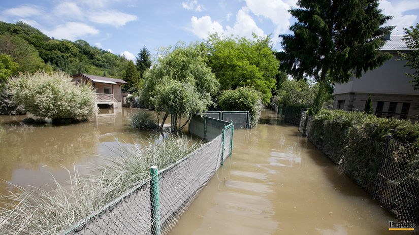 Devín, povodne, upratovanie